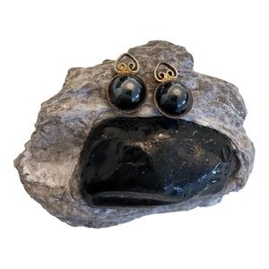 Vintage | Round Alaska Black Diamond / Hematite Earrings